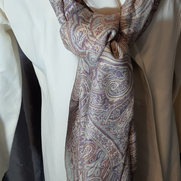 Violet del mar cashmere scarf. 301 - Picture 1 of 4